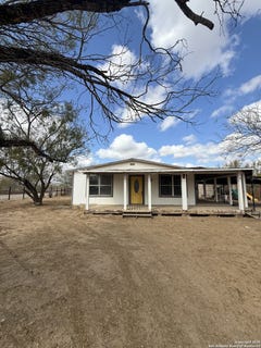 /international/us/279-cenizo-carrizo-springs-tx-110104430573/