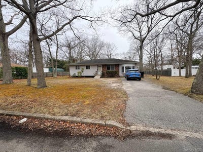 /international/us/66-40th-street-islip-ny-110107208848/