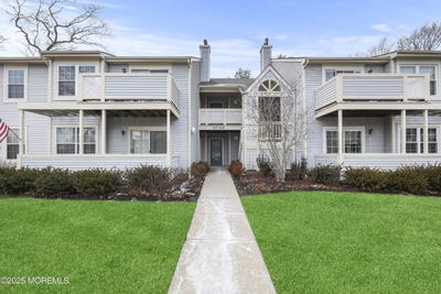 /international/us/461-magnolia-court-howell-nj-110108018352/