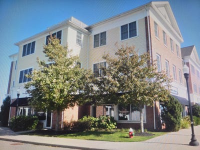 /international/us/68-center-street-hyannis-ma-110105065678/