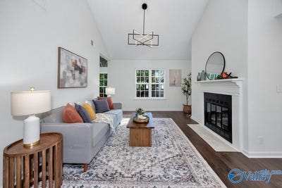 /international/us/1067-stones-throw-drive-huntsville-al-110101153754/