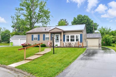 /international/us/1660-green-acre-drive-huntington-in-110099903664/