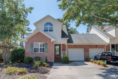 /international/us/109-lighthouse-drive-carolina-beach-nc-110103335107/