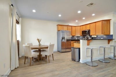 /international/us/604-avenue-a-bayonne-city-nj-110119486023/