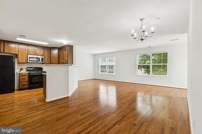 /international/us/11181-wortham-crest-circle-manassas-va-110099991456/