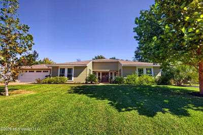 /international/us/440-cove-drive-biloxi-ms-110120794350/