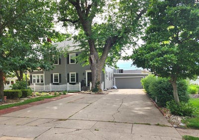 /international/us/1015-n-walnut-st-mcpherson-ks-110108177293/