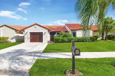 /international/us/17-columbia-ct-deerfield-beach-fl-110110195095/