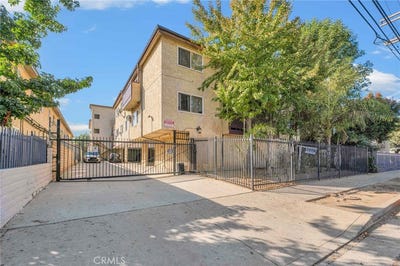 /international/us/15240-nordhoff-street-north-hills-ca-110095500093/