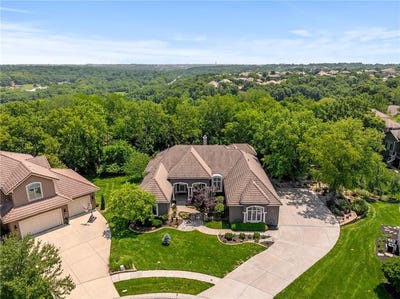 /international/us/8709-pine-street-lenexa-ks-110106984314/