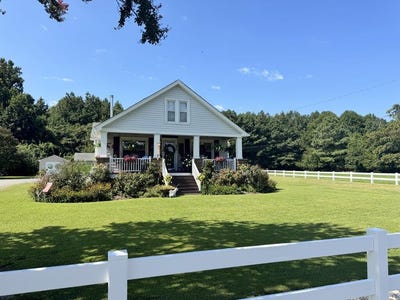 /international/us/478-johns-neck-road-weems-va-110110019154/