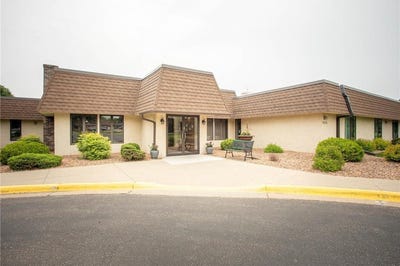 /international/us/1415-lake-street-alexandria-mn-110100197602/