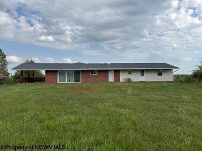/international/us/15-pine-ridge-lane-fairmont-wv-110107803985/