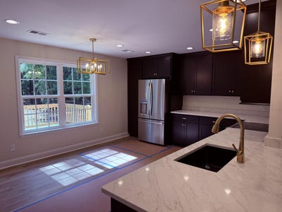 /international/us/73-hickory-street-barnwell-sc-110107278197/
