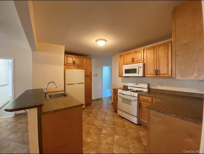 /international/us/8-birchwood-avenue-nanuet-ny-110108090315/