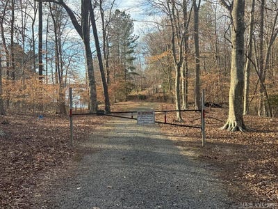 /international/us/46-hunters-creek-road-littleton-nc-110105075356/
