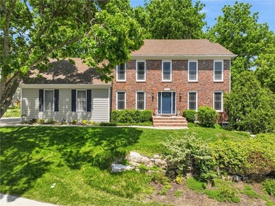 /international/us/1117-williamsburg-court-lawrence-ks-110108537078/