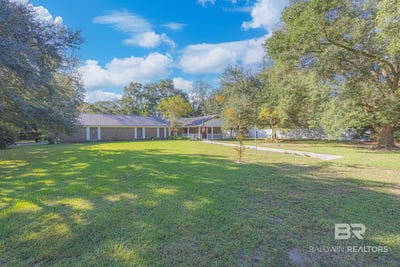 /international/us/814-e-5th-street-bay-minette-al-110120124854/