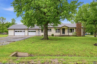 /international/us/226-w-9th-st-lyndon-ks-110107878253/