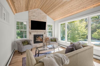 /international/us/20590-linden-road-deephaven-mn-110109785487/