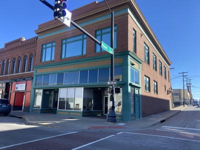/international/us/220-s-campbell-avenue-springfield-mo-110100462636/