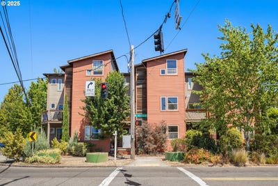 /international/us/11-ne-alberta-st-portland-or-110101023593/