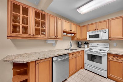 /international/us/251-s-cypress-road-pompano-beach-fl-110106457988/
