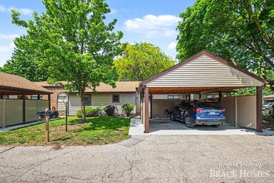 /international/us/2631-chatham-woods-drive-se-grand-rapids-mi-110108538616/