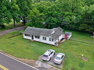 /international/us/710-2nd-street-south-pittsburg-tn-110108282334/