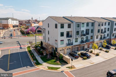 /international/us/1400-ribbon-limestone-terrace-se-leesburg-va-110107152390/