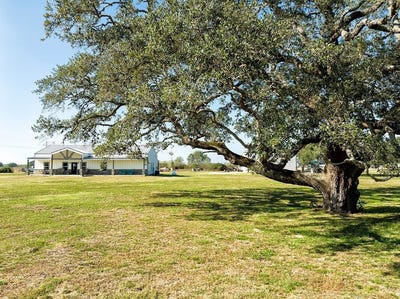 /international/us/1100-calhoun-rd-eagle-lake-tx-110104127884/