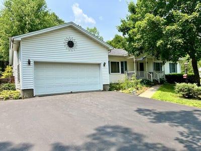 /international/us/45-pine-ridge-drive-morrisonville-ny-110100689006/