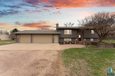 /international/us/47996-280th-st-canton-sd-110107278402/