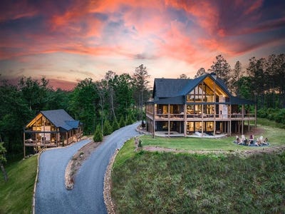 /international/us/278-oakwood-lane-ellijay-ga-110107659280/