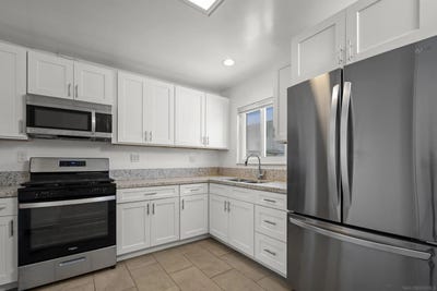 /international/us/1058-10th-st-imperial-beach-ca-110100474837/