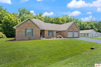 /international/us/613-conover-lane-columbia-ky-110119390350/