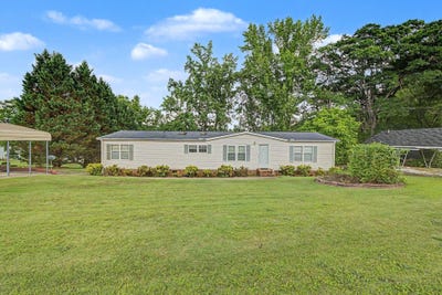 /international/us/1754-memorial-drive-extension-greer-sc-110108474575/