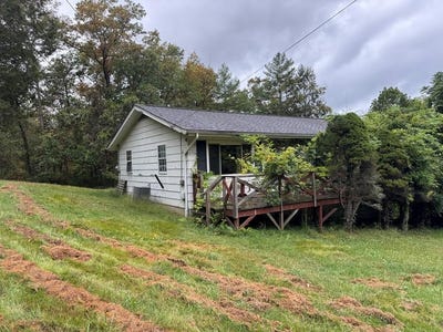/international/us/4239-coal-river-rd-arnett-wv-110102563338/