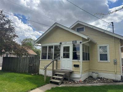 /international/us/1119-n-4th-avenue-e-newton-ia-110108299954/
