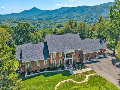 /international/us/8123-vista-forest-dr-roanoke-va-110119742897/