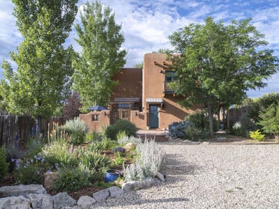 /international/us/305-florentina-lane-taos-nm-110100851878/