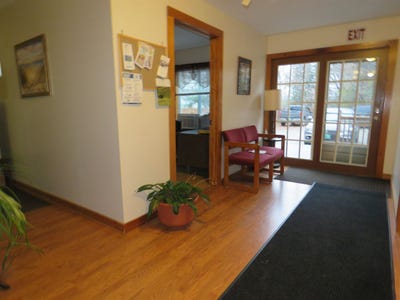 /international/us/33-oak-street-newport-city-vt-110086910592/