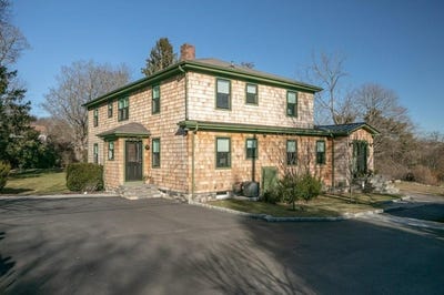 /international/us/2-e-boulevard-middletown-ri-110108469135/