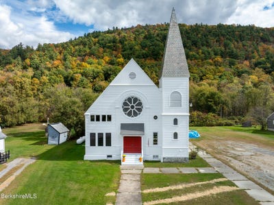 /international/us/3310-route-346-pownal-vt-110119456947/