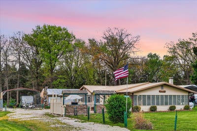 /international/us/22141-county-road-271-wheatland-mo-110108028876/