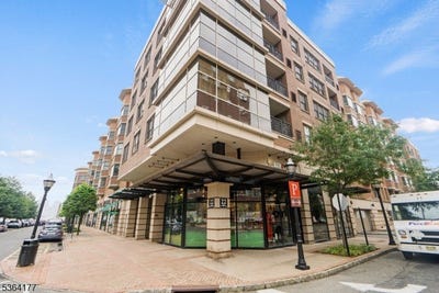 /international/us/20-ave-at-port-imperial-west-new-york-town-nj-110100920442/