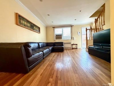 /international/us/220-44-67th-avenue-oakland-gardens-ny-110106060088/