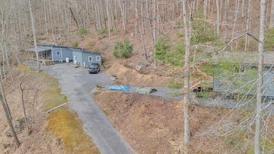 /international/us/708-bluestone-river-road-jumping-branch-wv-110106677055/