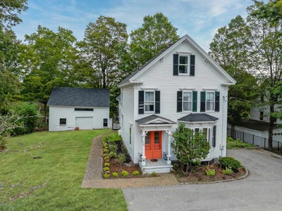 /international/us/15-highland-street-meredith-nh-110107434597/