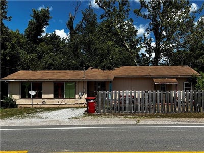 /international/us/27272-s-hwy-23-huntsville-ar-110101024933/